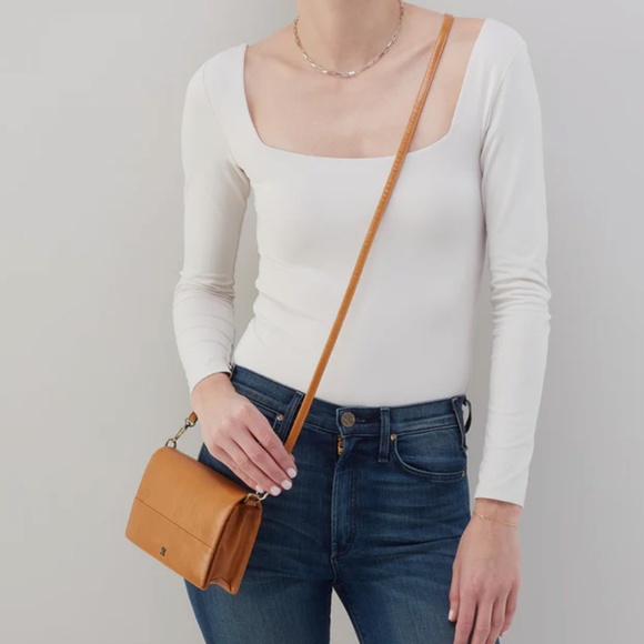 NEW Hobo Jill Crossbody Bag Natural - 2 Straps So Versatile NWT In Packaging - Picture 3 of 7